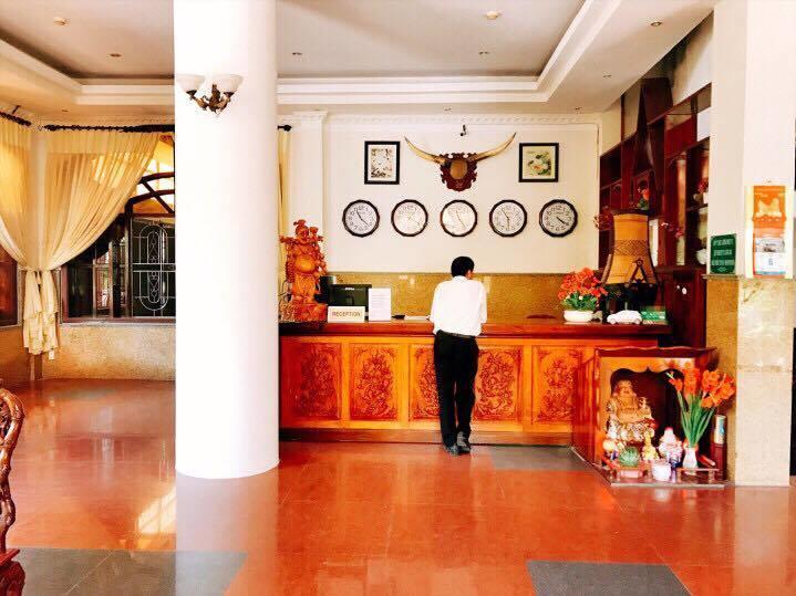 Lucky Hotel Quy Nhon Buitenkant foto